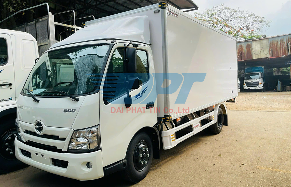 XE TẢI 2 TẤN HINO XZU710L - WKMMS3 THÙNG BẢO ÔN