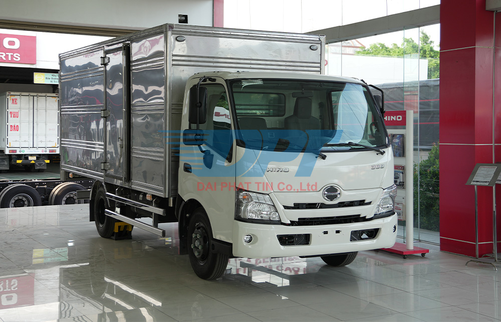 XE TẢI 2 TẤN 2 HINO XZU710 THÙNG KÍN